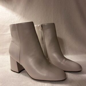Ankle Boots with Chunky Heel and Zipper